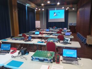 La sala allestita