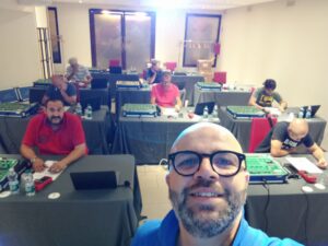 La sala con i partecipanti al lavoro